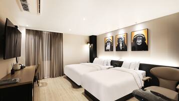 Deluxe Twin Room, City View | Premium bedding, down duvets, memory-foam beds, laptop workspace