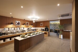 Petit déjeuner buffet compris tous les jours