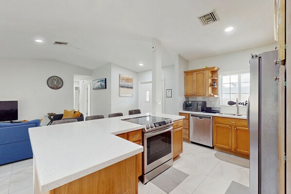 Fridge, microwave, oven, stovetop