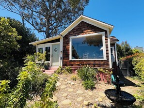 Exterior - Lillie’s Oceanview RUSTIC Boho Surf Cottage 
Steps to the beach & fun! (Summerland)