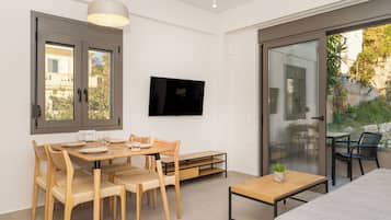 Deluxe-Apartment | Wohnbereich | Arbeitsbereiche