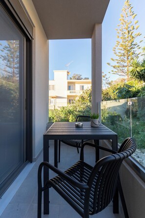 Deluxe-íbúð | Verönd/útipallur