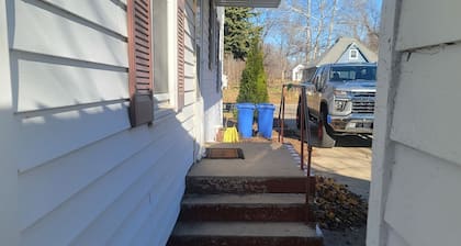 Charming 3-bedroom house with AC, WiFi in pleasant Hardwick