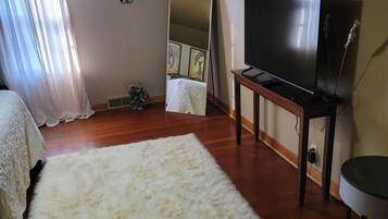 3 chambres, bureau, accès au Wi-Fi (inclus), literie fournie