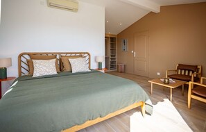 5 chambres, accès au Wi-Fi (inclus), literie fournie
