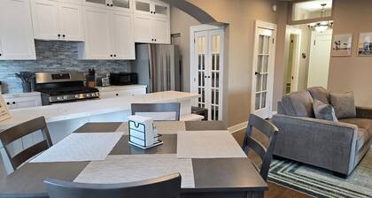 Modern 2 bedroom Condo in Historic Down Town Long Beach Building