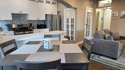 Modern 2 bedroom Condo in Historic Down Town Long Beach Building