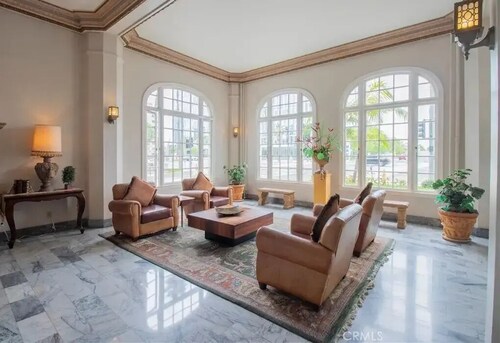 Modern 2 bedroom Condo in Historic Down Town Long Beach Building