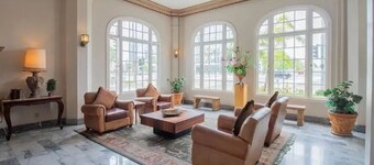 Modern 2 bedroom Condo in Historic Down Town Long Beach Building