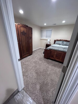 4 camere, una scrivania, ferro/asse da stiro, Wi-Fi gratuito