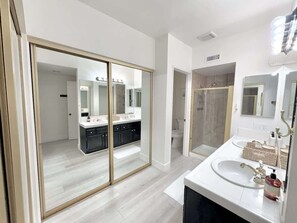 Hair dryer, towels - Ironwood CC Getaway w/2 Decks, Open Feb 2026 (Palm Desert)