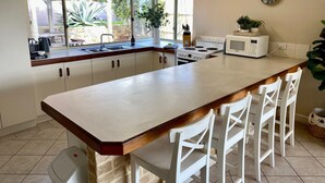 Private kitchen - Beautiful Ocean Views , Internet & Smart TV (Guilderton)