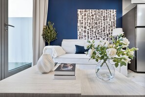 Smart TV - Serene Studio APT with Pool and Gym (Dubai)