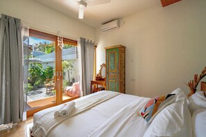 Vila família, varanda, vista para o jardim | 2 quartos, roupas de cama de algodão egípcio, roupas de cama premium