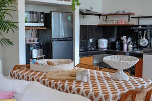 Family Villa, Patio, Garden View | Private kitchen - Villa Lilly Sanur (Denpasar)