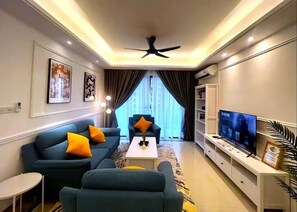 Apartment, 3 Schlafzimmer, Stadtblick | Wohnbereich