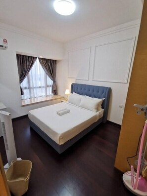 Apartamento, 1 habitación, vistas a la ciudad | Tabla de planchar con plancha y wifi gratis