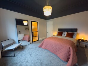 4 bedrooms, iron/ironing board, free WiFi, bed sheets