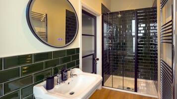 Shower, towels