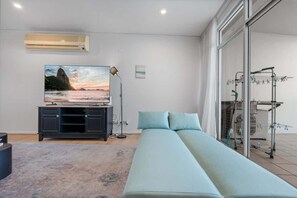 2 chambres, fer et planche à repasser, lit de bébé portatif, Wi-Fi