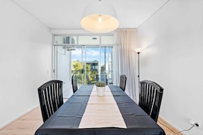 Dining - Tropical Bulimba 2BR Retreat | 2xParking & Netflix (Bulimba)