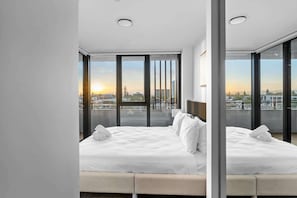 3 quartos, ferros/tábuas de passar roupa, Wi-Fi, roupa de cama