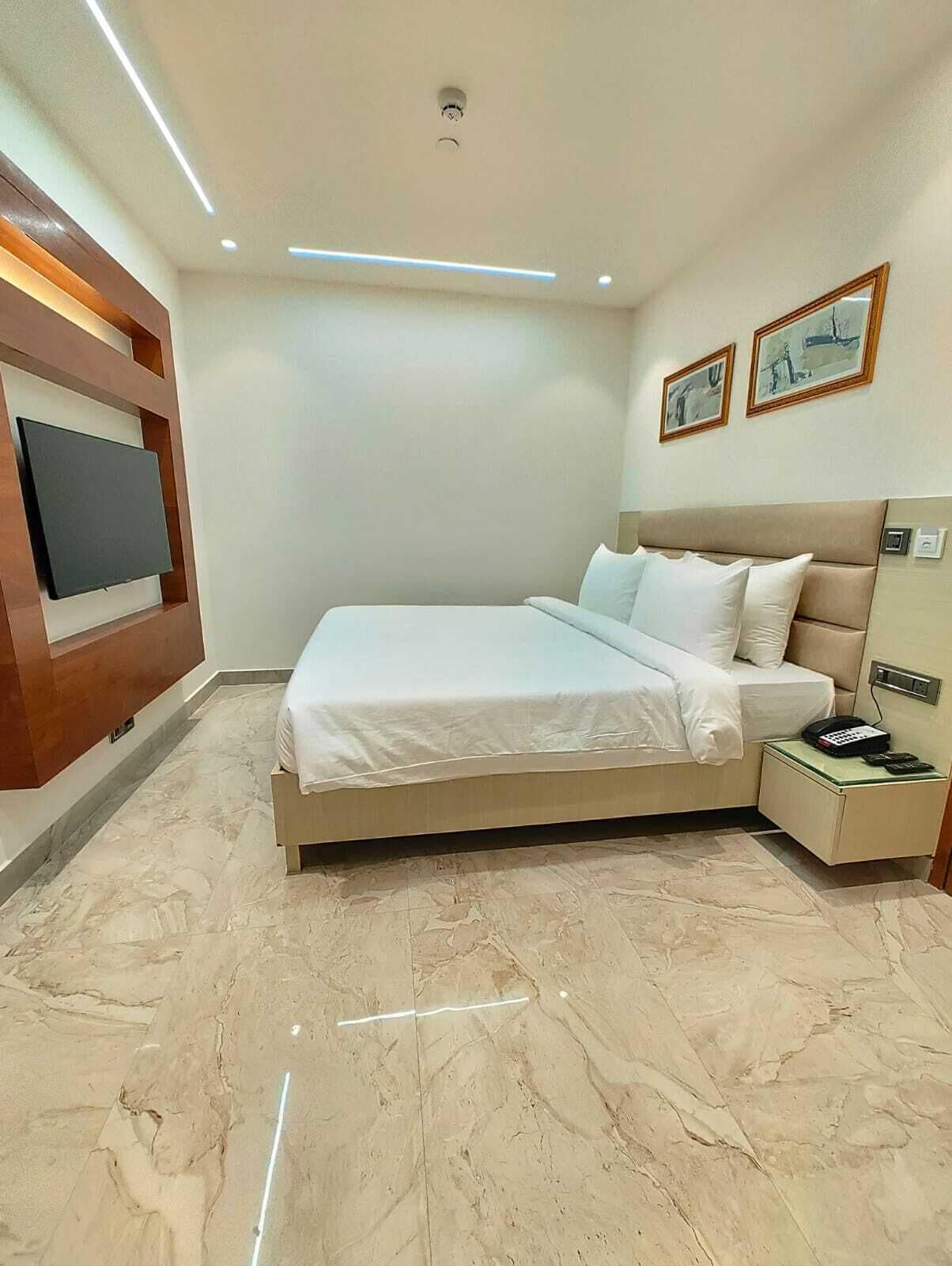 Executive Room | Desk, soundproofing, iron/ironing board, free WiFi