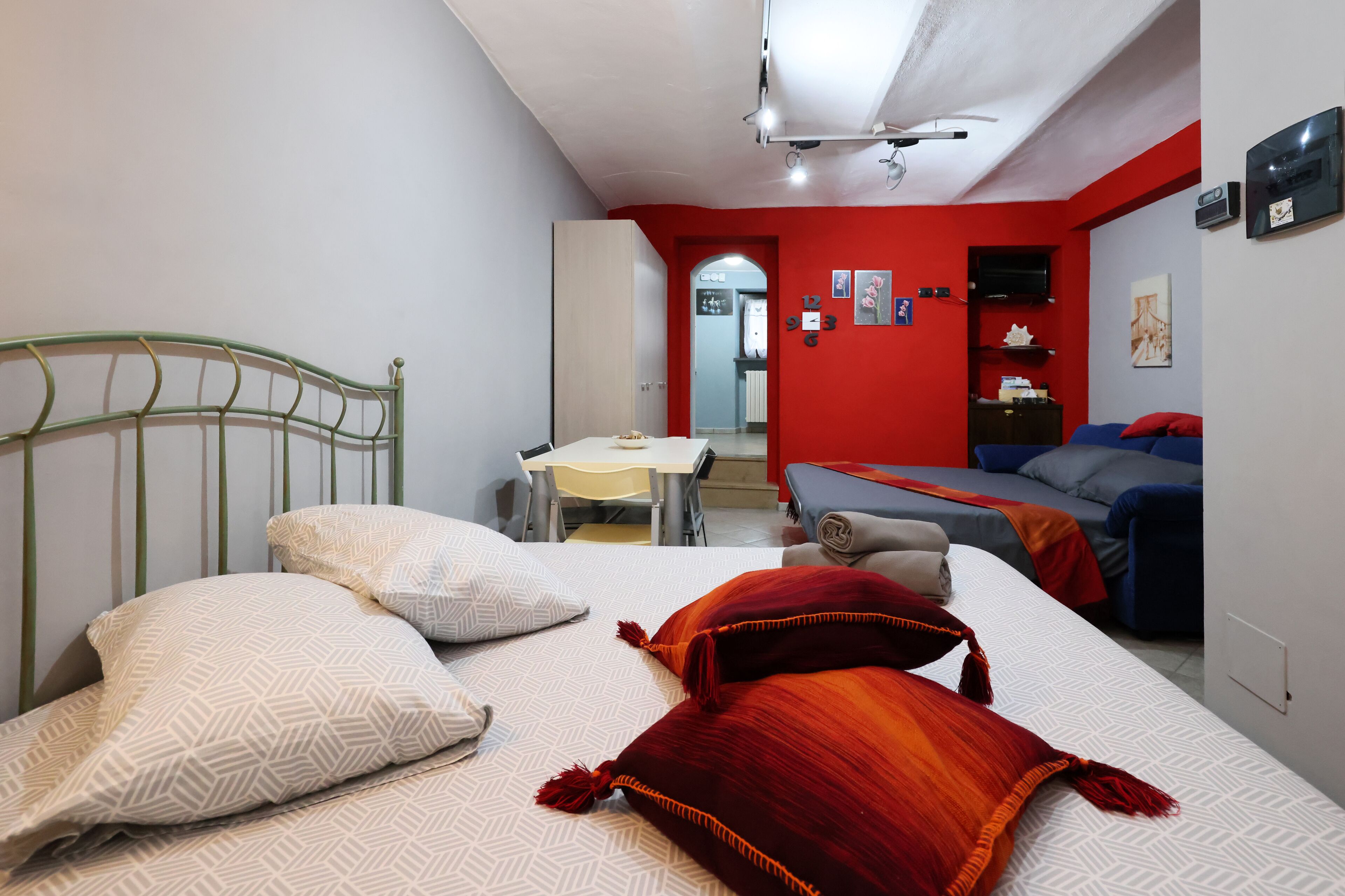 1 chambre, fer et planche à repasser, Wi-Fi, draps fournis