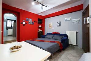 1 bedroom, iron/ironing board, WiFi, bed sheets - Vacation Home King Cit (Diano d'Alba)