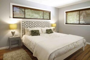 4 bedrooms, iron/ironing board, WiFi, bed sheets