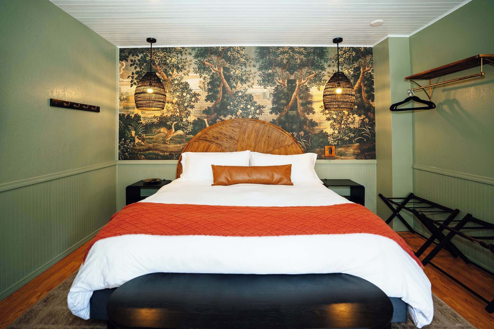 1 dormitorio, tabla de planchar con plancha, wifi y ropa de cama