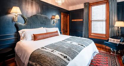 The Matriarch| Suite 3 | Pet friendly