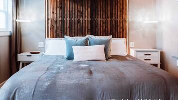 Iron/ironing board, travel crib, WiFi, bed sheets