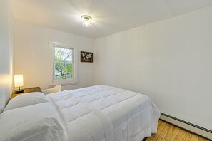 2 bedrooms, iron/ironing board, Internet, bed sheets - NYC Area Apartment on Hudson River! (Hastings-on-Hudson)