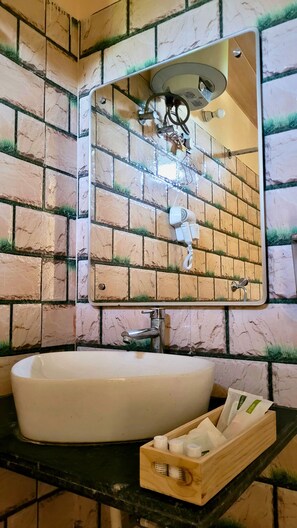Family Triple Room, Resort View | Bathroom - The Greenwich Resort  (Ramnagar)