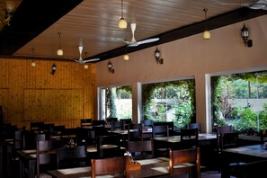 Restaurant - The Greenwich Resort  (Ramnagar)