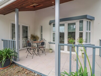 BAYSIDE COTTAGE, pet friendly in Rosslare Strand, County Wexford