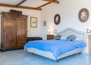 4 bedrooms, free WiFi, bed sheets