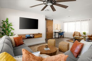 تلفزيون، مكتب