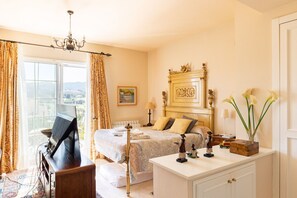 3 Schlafzimmer, Schreibtisch, Bügeleisen/Bügelbrett, WLAN