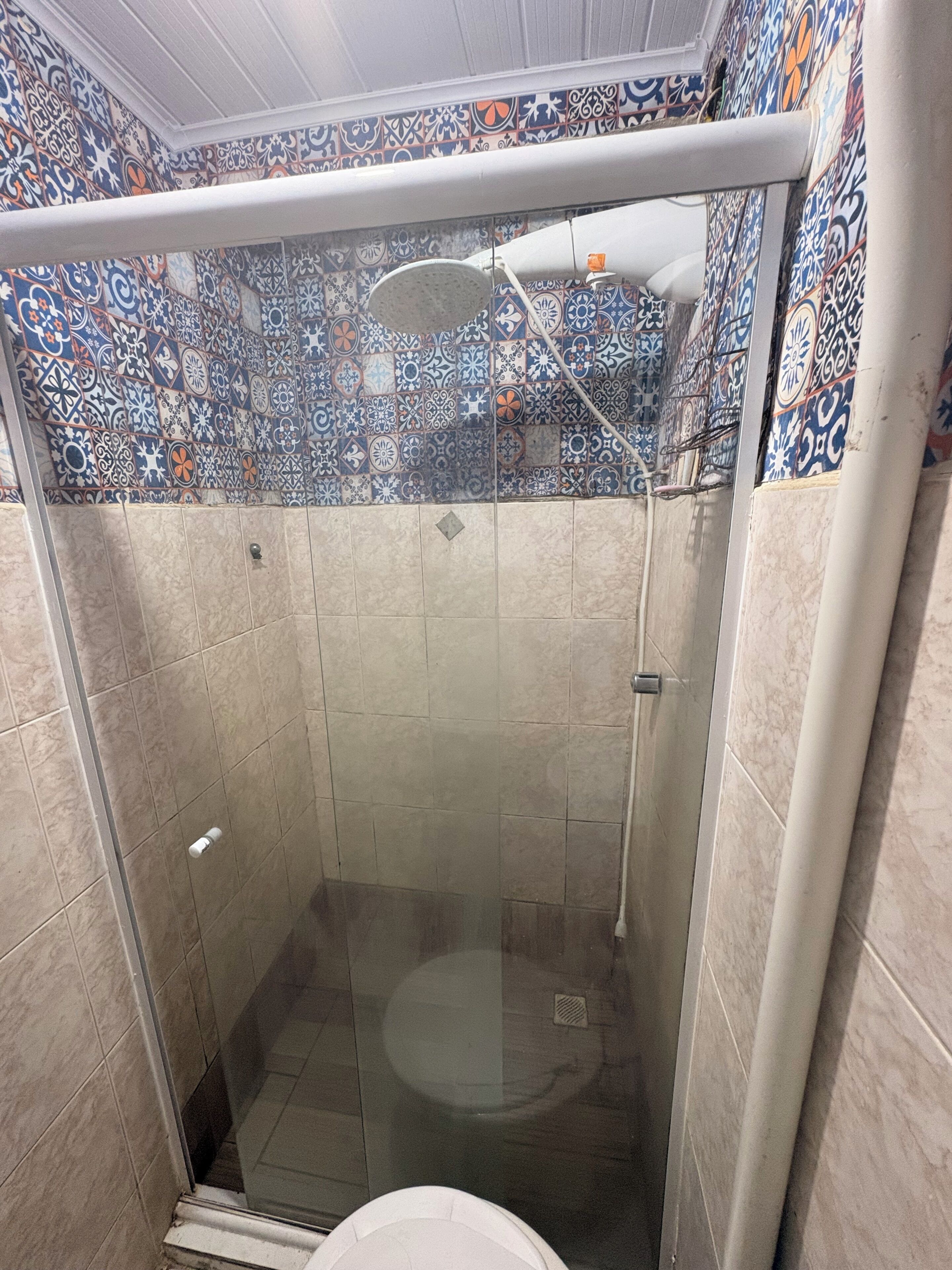 Dusche, Handtücher, Seife, Toilettenpapier