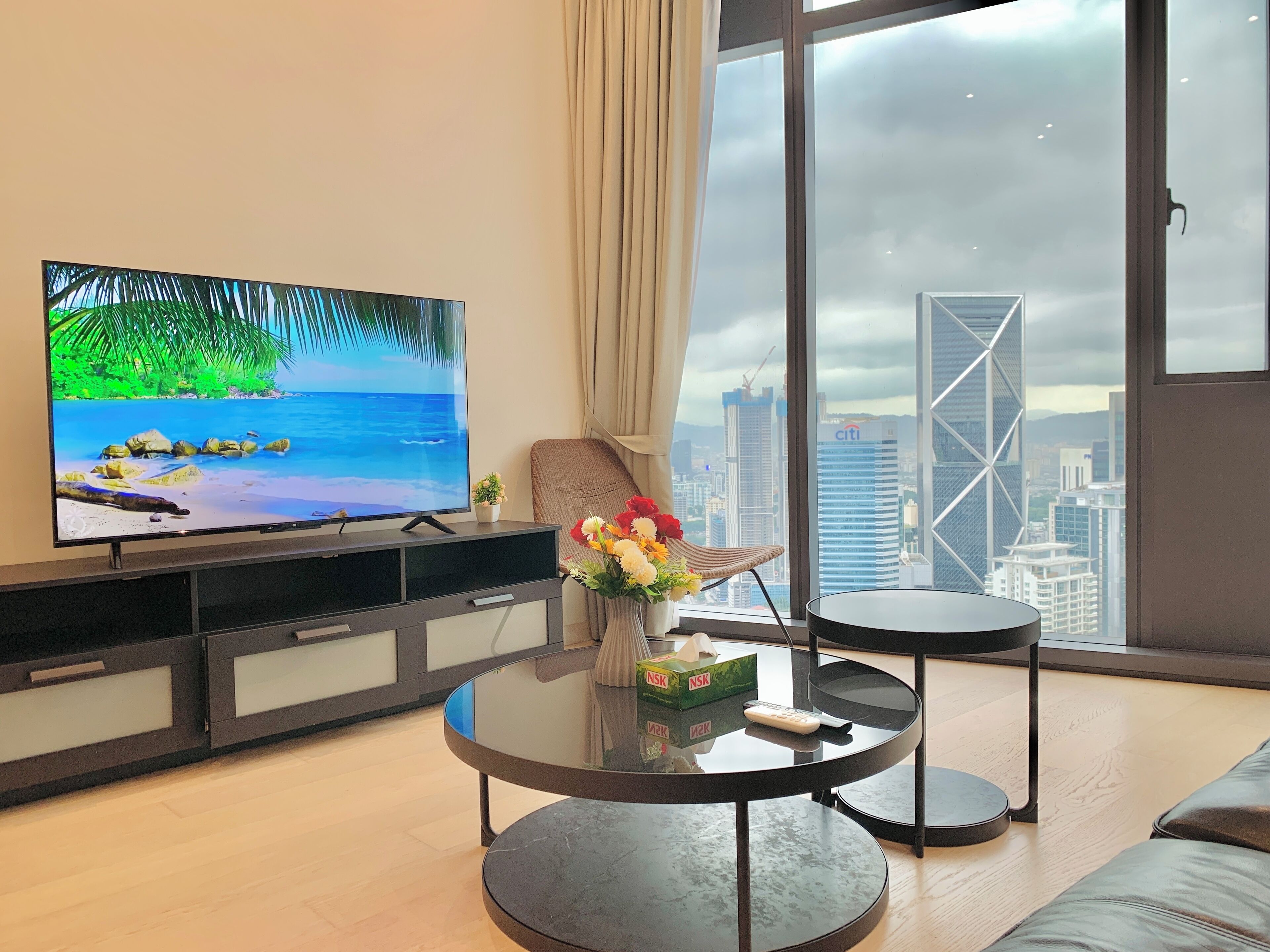 42-inch Smart TV with cable channels, table tennis, books