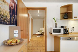 Interior - Bergquelle Apartment with Mountain View, Private Terrace and Wi-Fi (Kirchzarten)