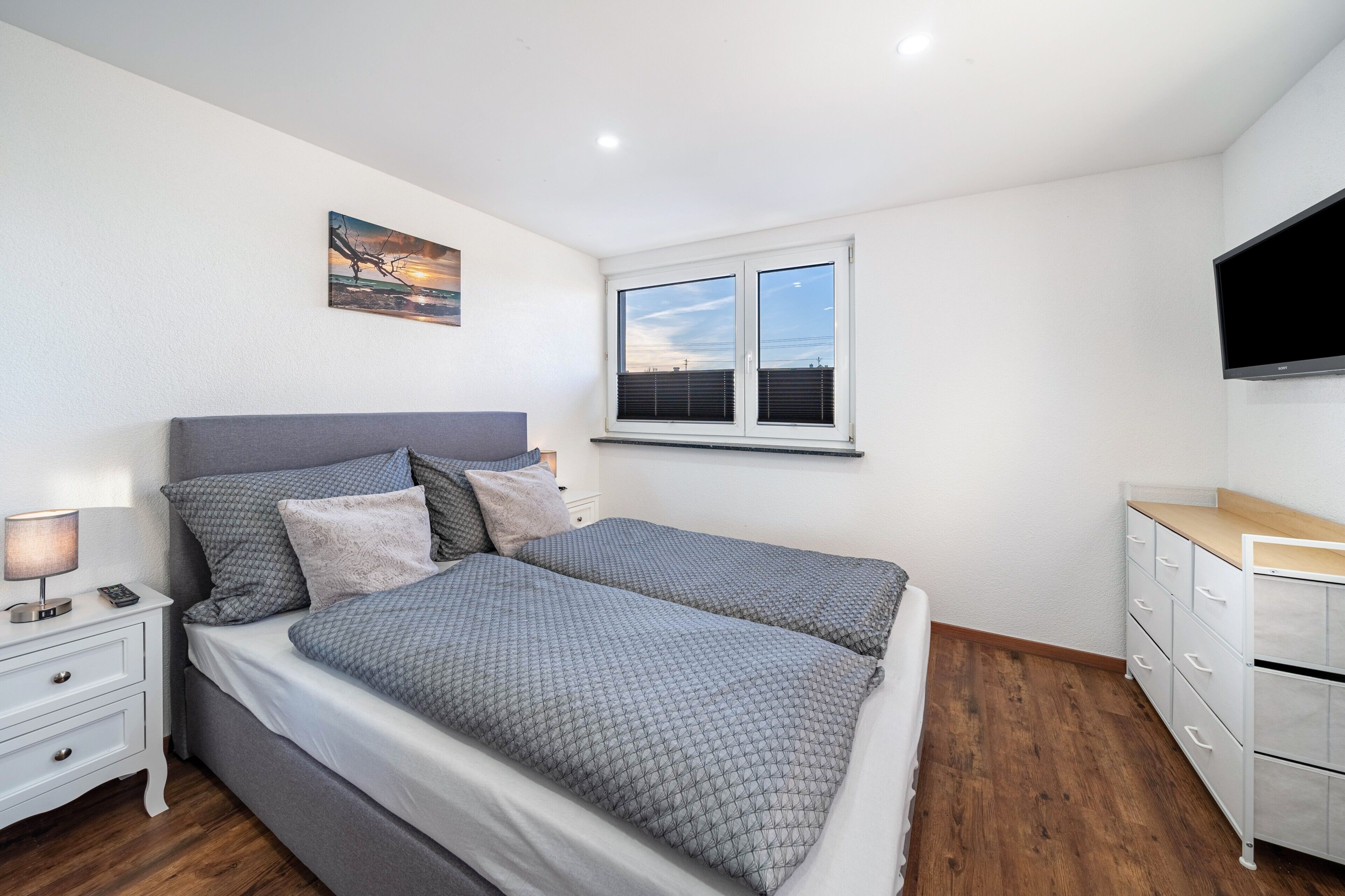 3 bedrooms, desk, iron/ironing board, free WiFi