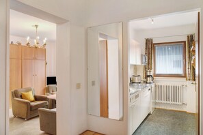 Interior - Apartment 'Ferienwohnung Dietzsch' with Mountain View, Balcony and Wi-Fi (Oberau)