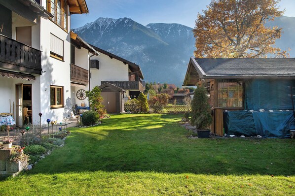 Exterior - Apartment 'Ferienwohnung Dietzsch' with Mountain View, Balcony and Wi-Fi (Oberau)