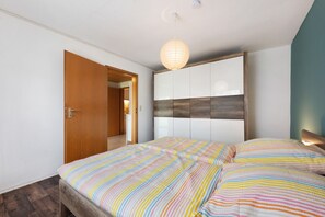 1 bedroom, iron/ironing board, free WiFi, bed sheets