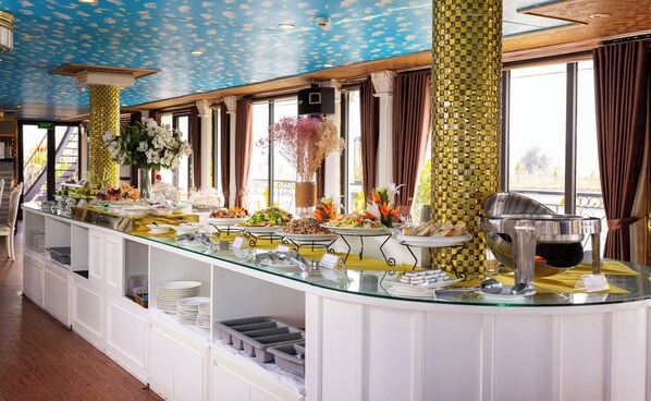 Free daily buffet breakfast