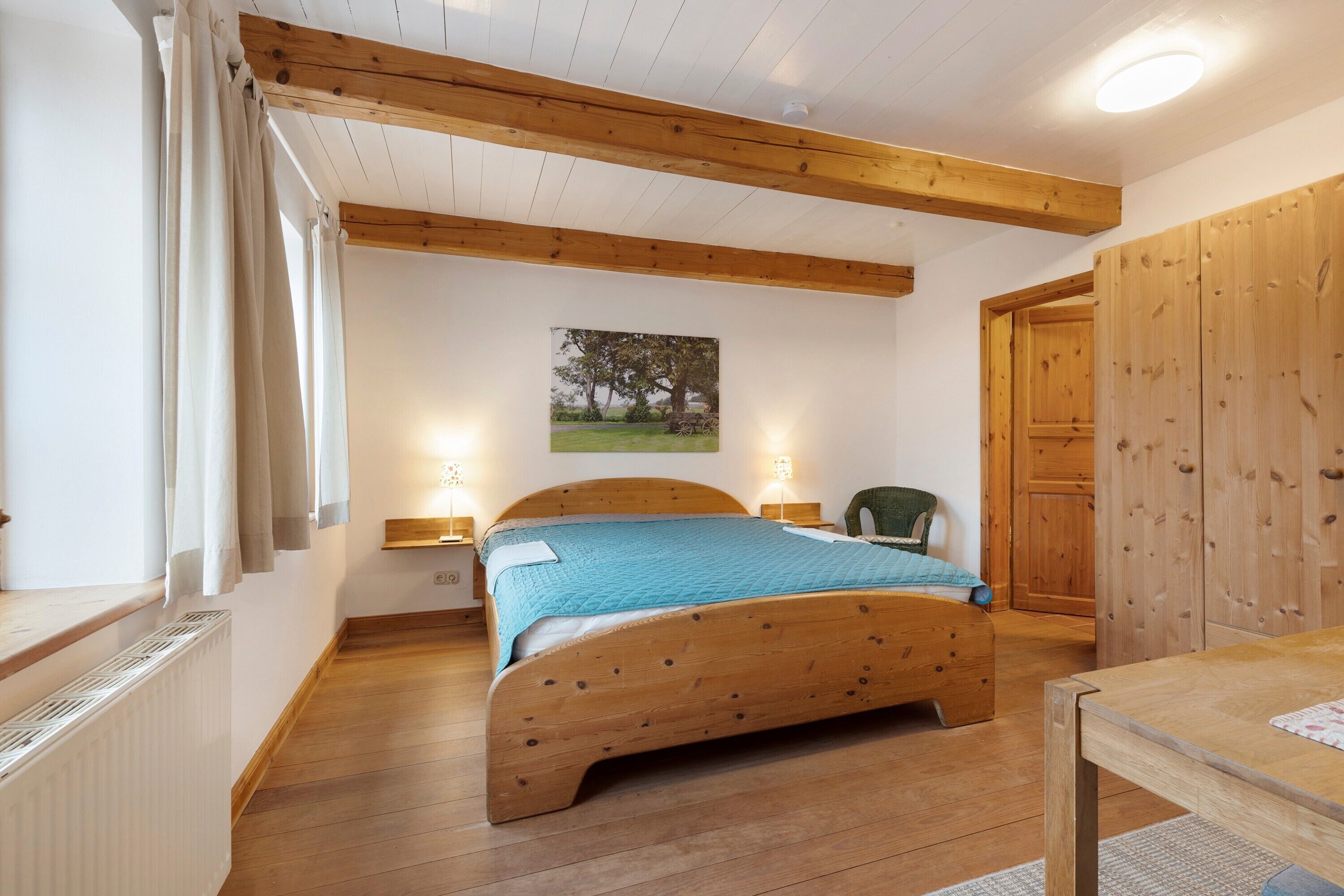 2 bedrooms, WiFi (free), bed sheets