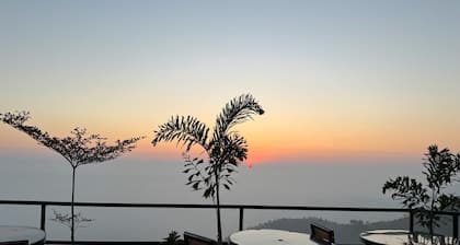 Tourist Land Resort City View Delux